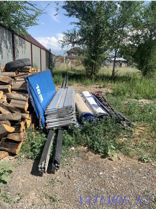 For sale rear doors with racks of the trailer 