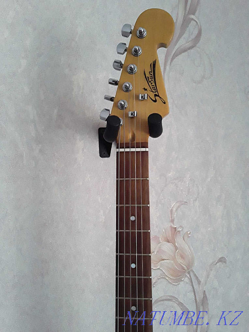 Electric guitar swap for bass guitar Ekibastuz - photo 2