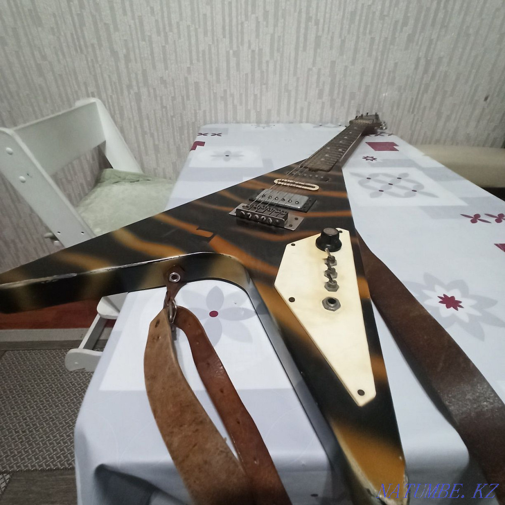 Sell or trade electric guitar Petropavlovsk - photo 1