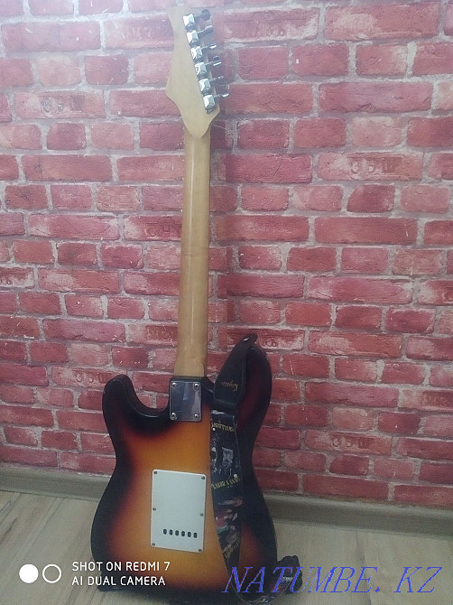 electric guitar with combo amp Almaty - photo 2