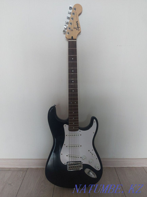 Электрогитара и комбик Павлодар - изображение 1