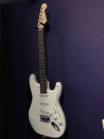 Гитара Fender с комбоусилителем  отбасы 