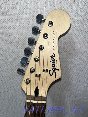 electric guitar squiere bullet strat by fender Astana - photo 3