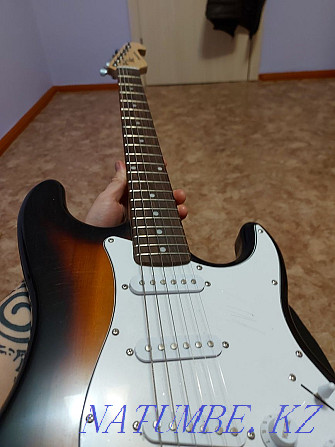 Electric guitar + amp + guitar case  - photo 4