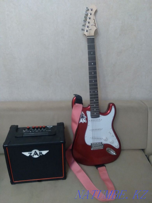Элеткрогитара с комбоусилителем Атырау - изображение 1