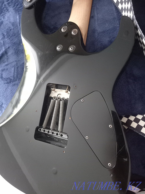 Электрогитара Cort для левшей Алматы - изображение 1