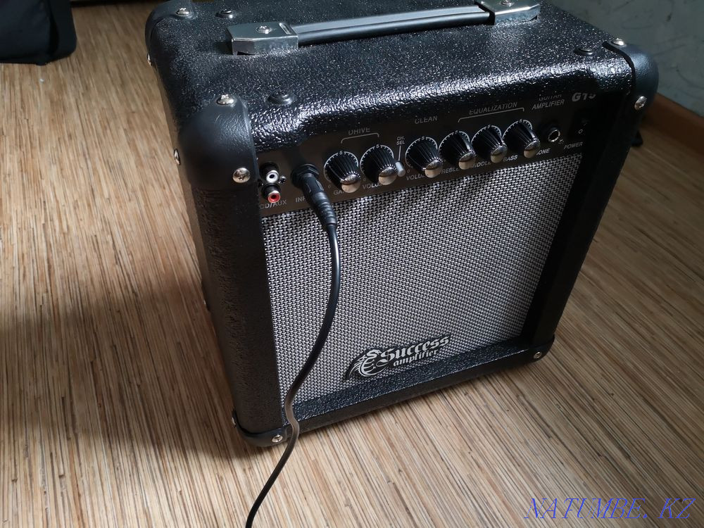 Продам элктрогитару с комбо усилителем Рудный - изображение 4