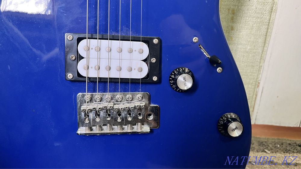 Продам элктрогитару с комбо усилителем Рудный - изображение 3