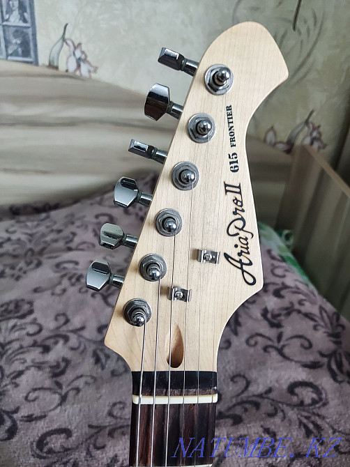 Electric guitar, combo amp  - photo 2