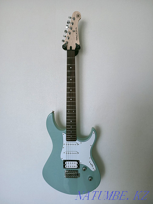 Электрогитара в паре с комбоусилителем. Экибастуз - изображение 1