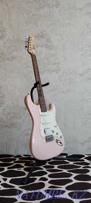 Электрогитара Squier Bullet Stratocaster HSS Laurel Fingerboard Алматы - изображение 1