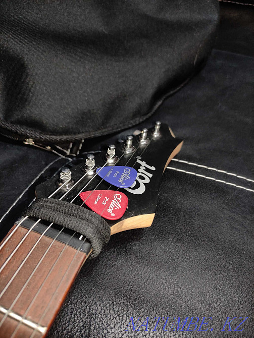 Продаю электрогитару Cort X100 Уральск - изображение 3