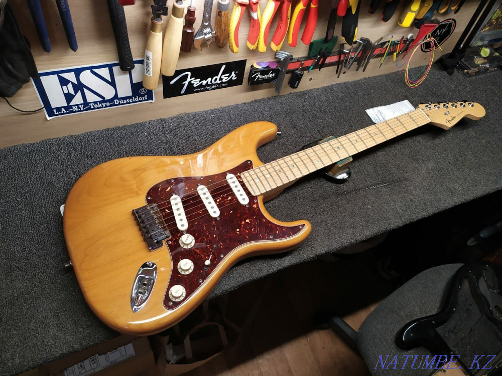 Fender American Deluxe Stratocaster Семей - изображение 7