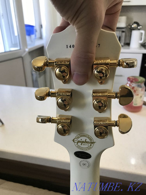 Guitar Epiphone Les Paul Custom Pro Alpine White Almaty - photo 6