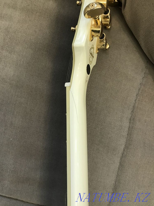 Guitar Epiphone Les Paul Custom Pro Alpine White Almaty - photo 7