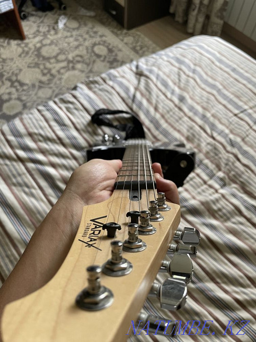 Electric Guitar Variax Standard by Line 6 and Yamaha Astana - photo 6