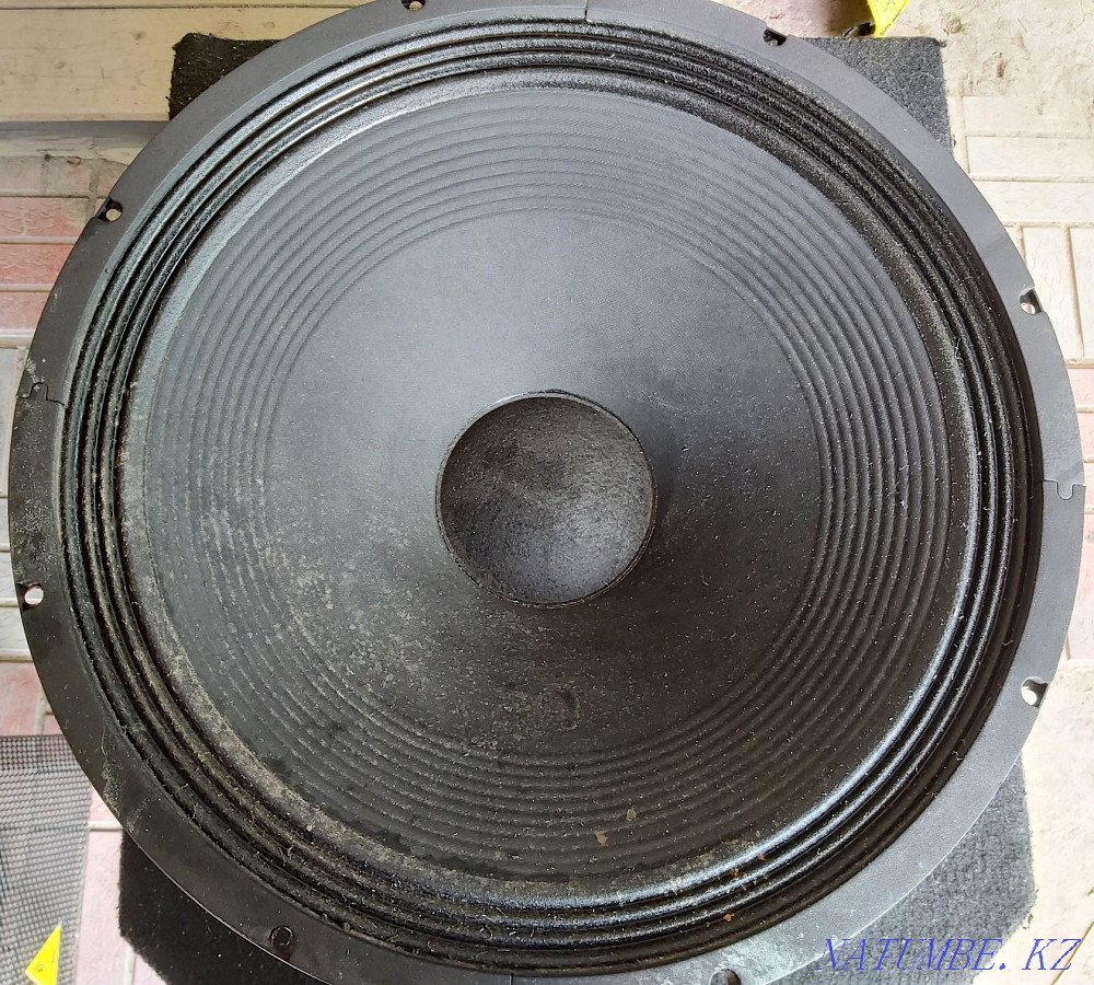 18 дюймдік динамик BEHRINGER 18SW1600D8  Алматы - изображение 2