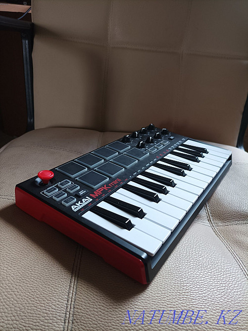 AKAI MPK mini midi keyboard Oral - photo 1