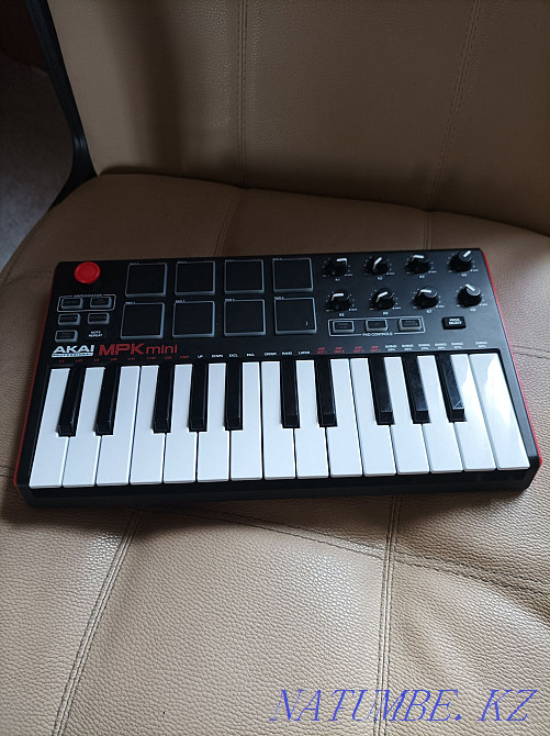 AKAI MPK mini midi keyboard Oral - photo 4