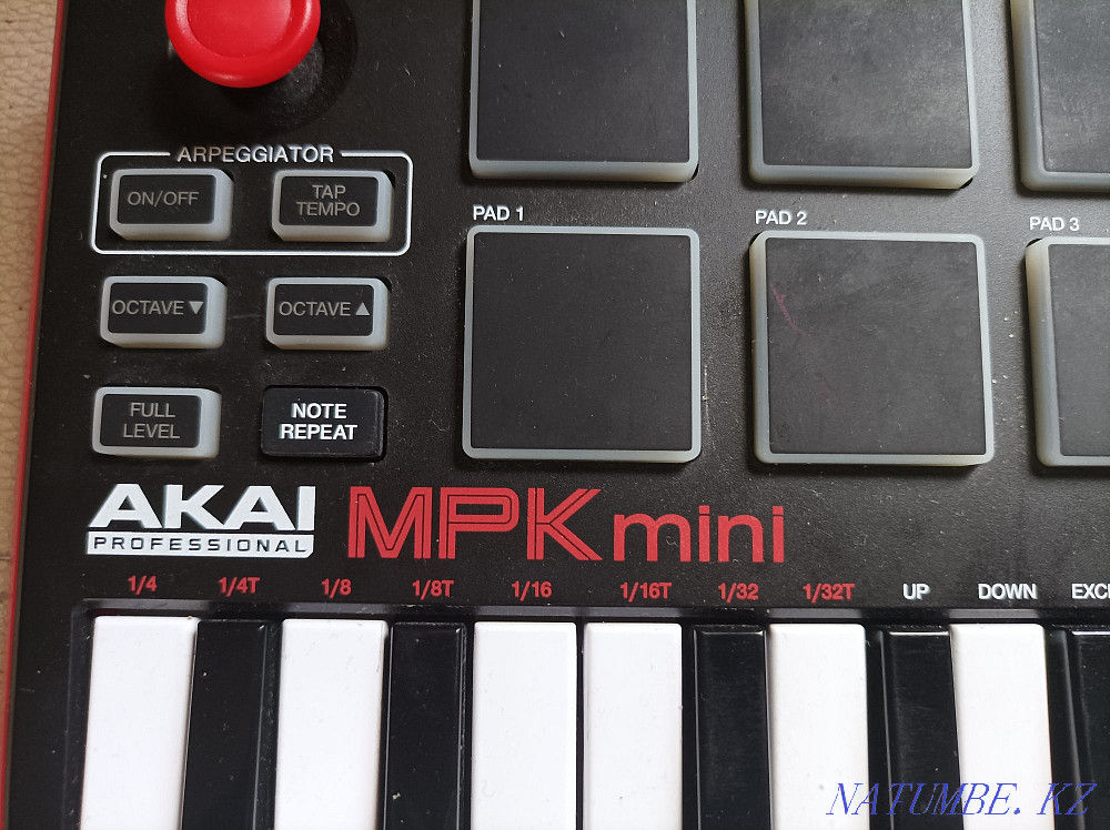 AKAI MPK mini midi keyboard Oral - photo 2