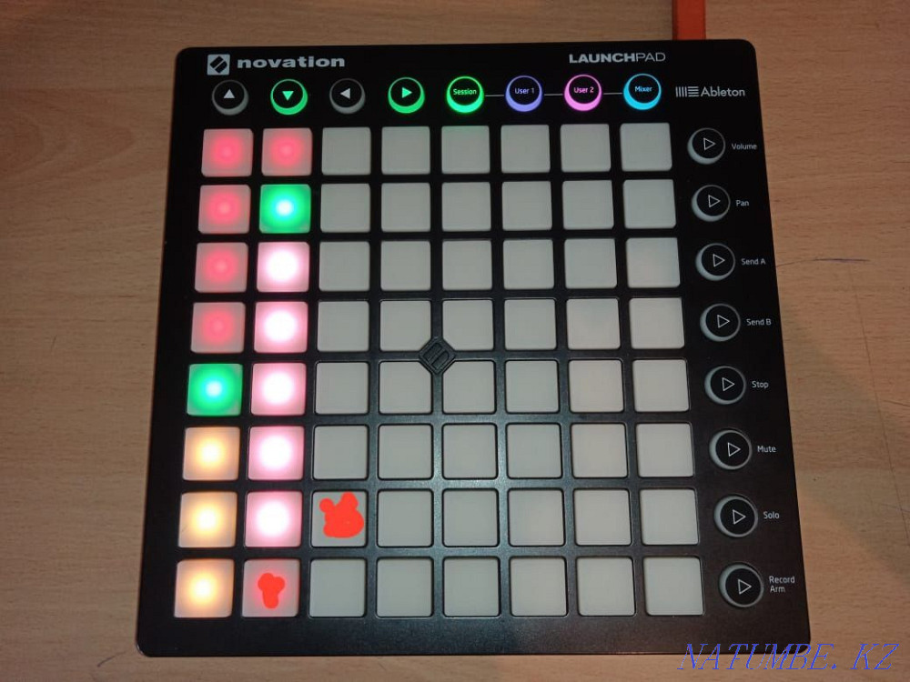 Срочно Novation Launchpad MK2 25000 сатамын  - изображение 7