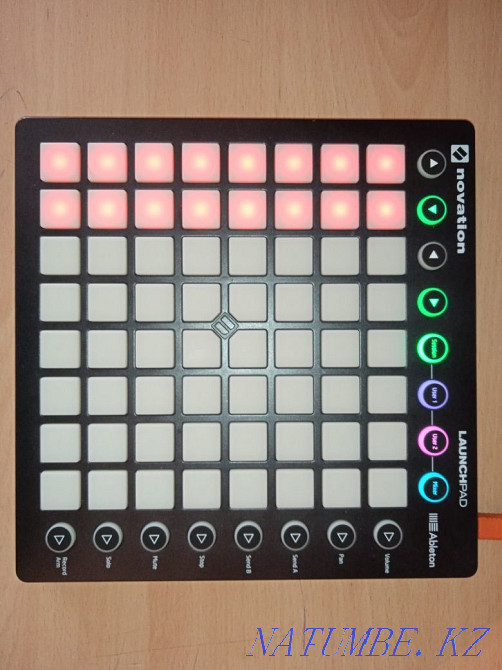 Срочно Novation Launchpad MK2 25000 сатамын  - изображение 5