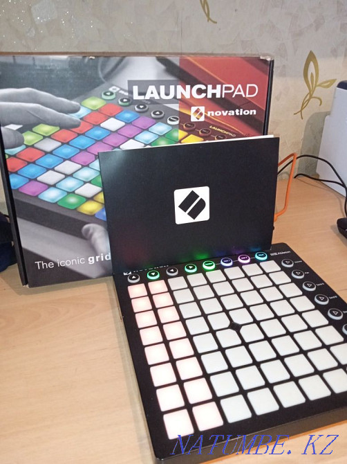 Срочно Novation Launchpad MK2 25000 сатамын  - изображение 1
