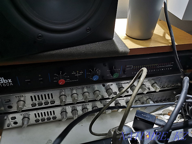 Dbx 376 - студийный вокальный предусилитель/компрессор Алматы - изображение 1