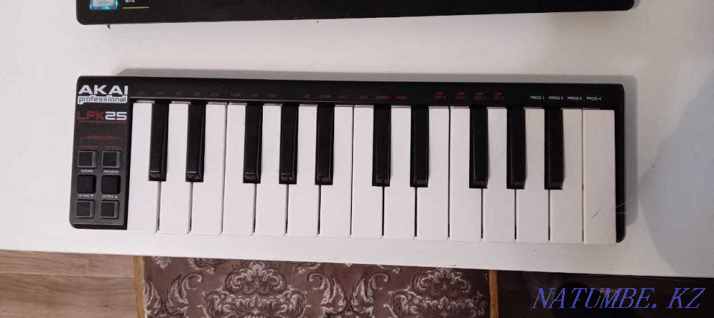 akai lpk25 миди клавиатура Талдыкорган - изображение 1