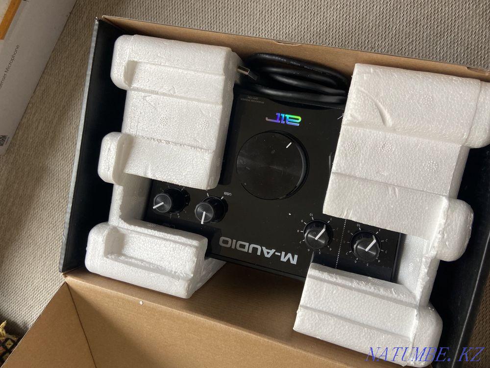 m audio sound card and behringher c 3 microphone Aqtau - photo 3