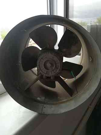 Продам заводской вытяжной вентелятор диаметром 260мм 