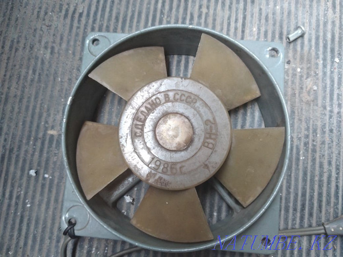 Small extractor fan. USSR.  - photo 1