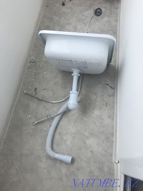 Раковина железная для кухни со сместителем  - изображение 2