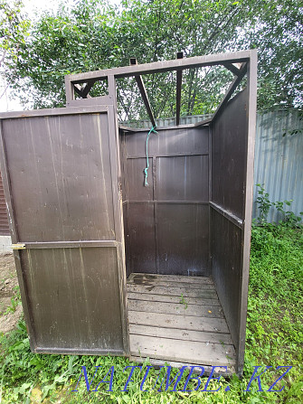 Street shower for sale, in good condition, with a barrel.  - photo 1