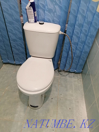 Used toilet in excellent condition  - photo 1