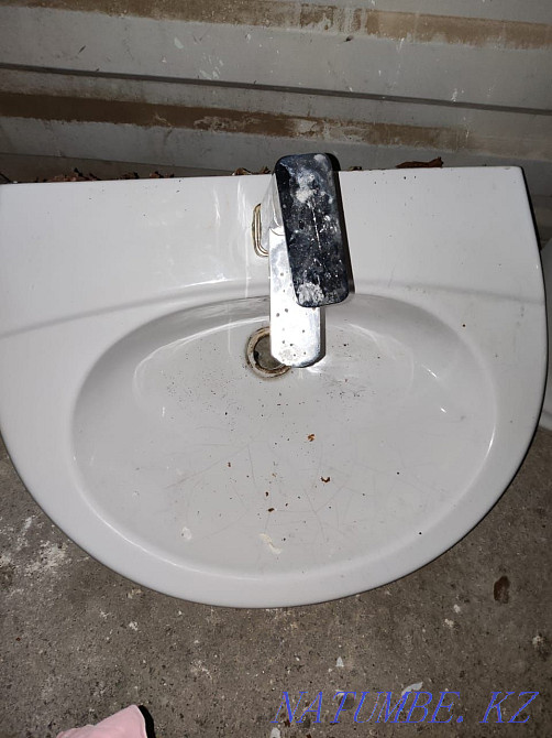 Sell sink with pedestal Aqtau - photo 2
