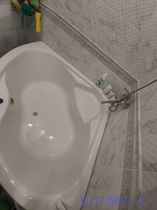 Өте жақсы жағдайда пайдаланылған үлкен акрил бұрыштық ванна сатылады.  Петропавл - изображение 2