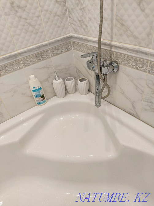Өте жақсы жағдайда пайдаланылған үлкен акрил бұрыштық ванна сатылады.  Петропавл - изображение 3