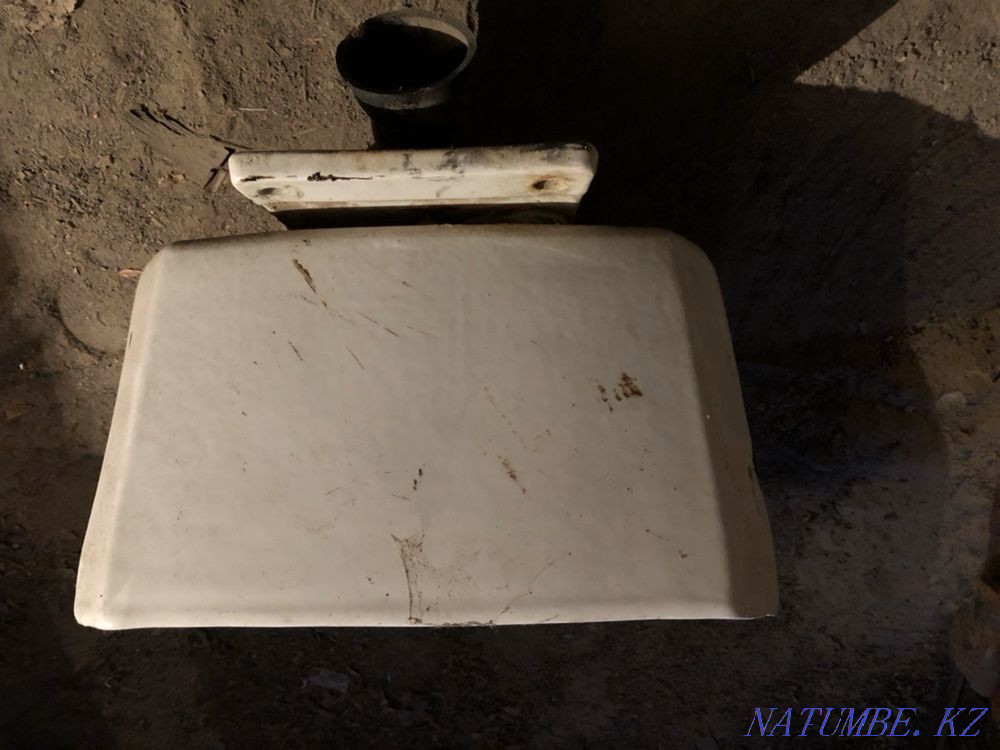 A cistern from a Soviet toilet for sale  - photo 2