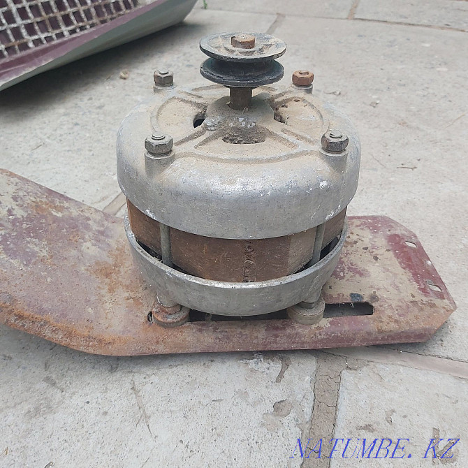 used electric motor  - photo 1