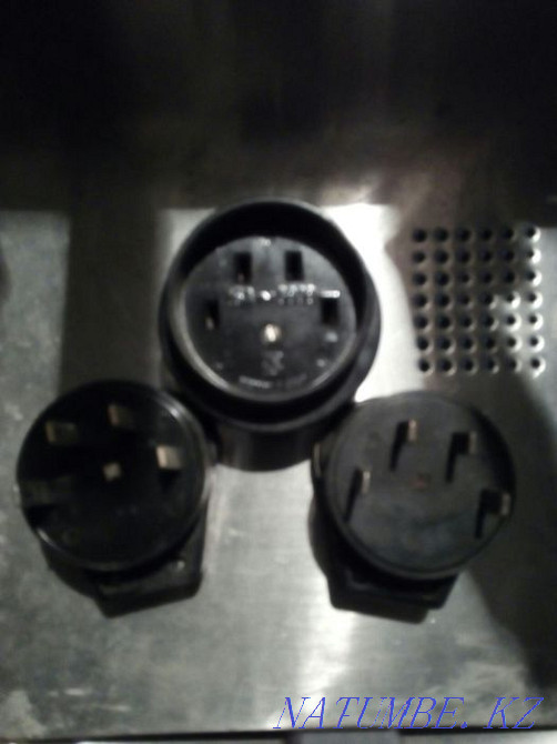Three-phase plug with socket  - photo 1