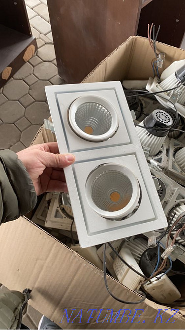 spot lamp  - photo 1