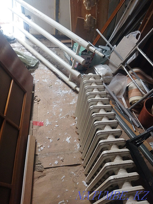 Продам батареи и дверь Уральск - изображение 1