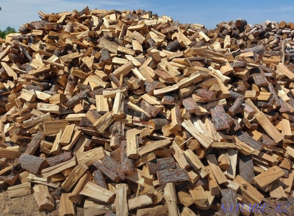 Колотые дрова с доставкой кострома. Доски на дрова. Дрова сосновые. Sircle Boarder Firewood.