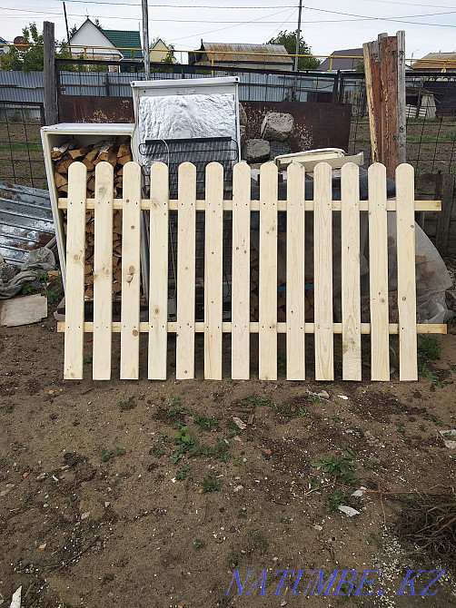 Picket fence painted  - photo 4