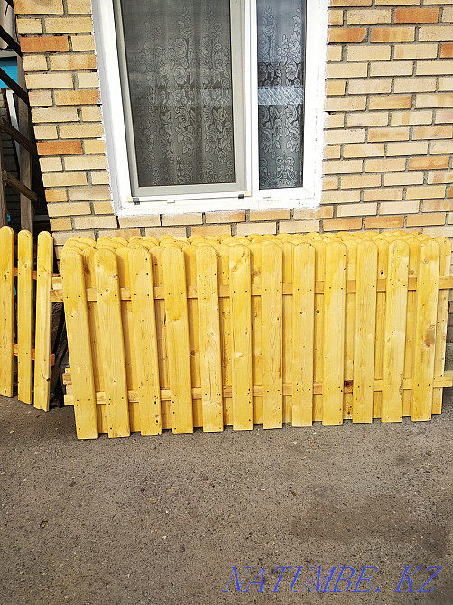 Picket fence painted  - photo 1