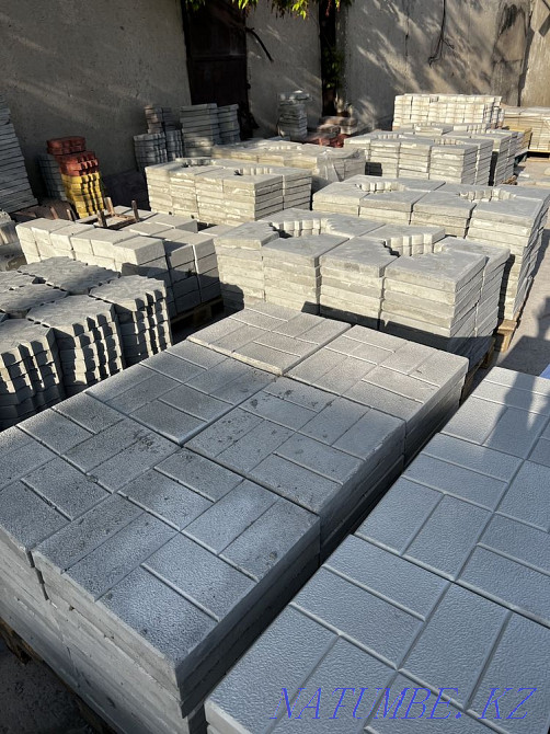 Paving stone, tile, curb  - photo 8