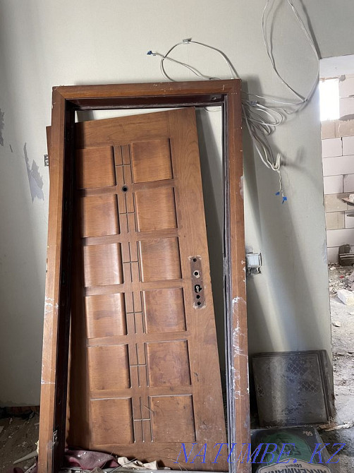 кіреберіс есігі темір ені 100 және гараж есігі  Ақтөбе  - изображение 1
