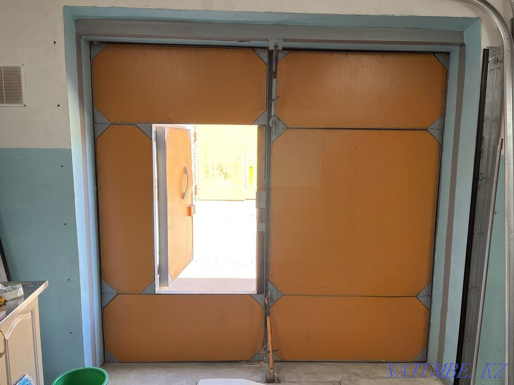 Selling garage doors. Ust-Kamenogorsk - photo 2