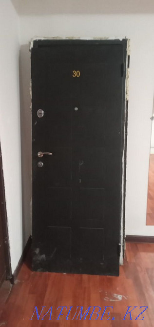 I will sell an iron front door in excellent condition inside wood veneer Almaty - photo 4